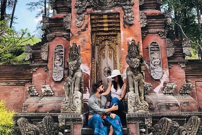 Balinese culture including tukad cepung waterfall - Key Points