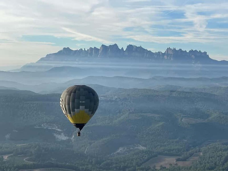 Balloon flight: panoramic view of Montserrat and Transport from Barcelona - Practical Tips for Your Balloon Ride
