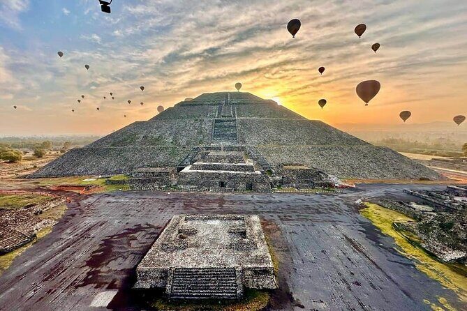 Balloon flight Teotihuacan, Breakfast in a cave Pick up in CDMX - Key Points