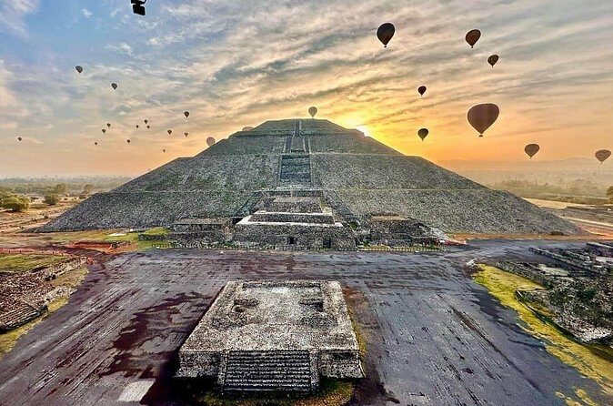 Balloon flight Teotihuacan, Breakfast in a cave Pick up in CDMX - Exploring Teotihuacán at Your Own Pace