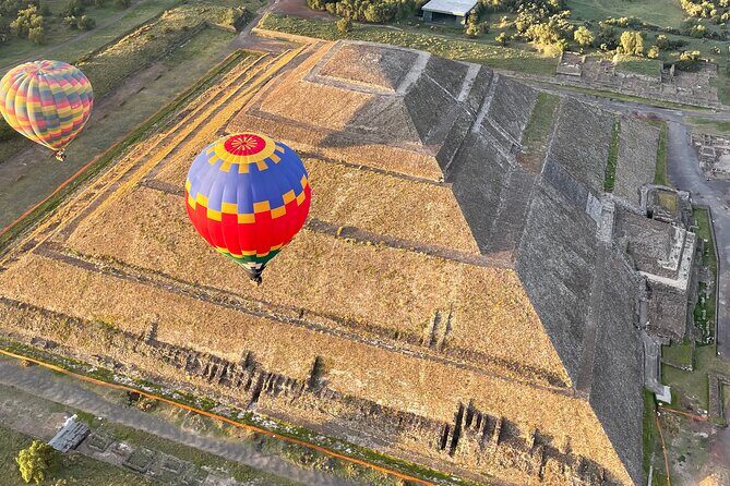 Balloon flight with pyramids tour and transportation from Mexico City - An In-Depth Look at the Experience