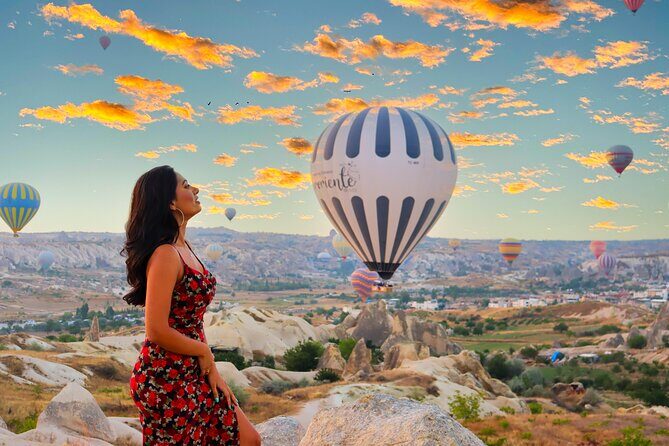 Balloons watching Tour w/ PickUp, Breakfast & Photographer - The Authentic Cappadocia Experience