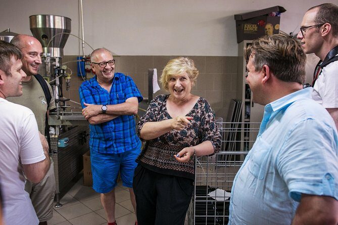 Balsamic Vinegar, Olive oil and Organic Winery Tour in Assisi with tasting - The Scenic Vibe