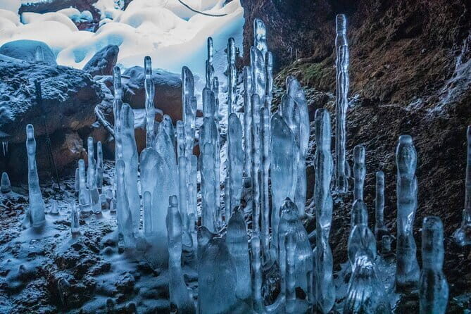 Bamboo Ice Cave Snowshoeing Tour in Noboribetsu - Key Points