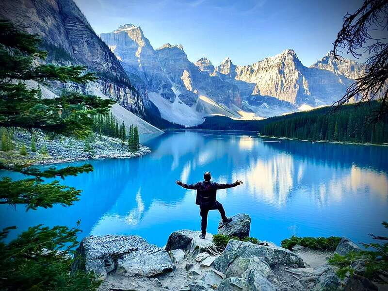 Banff Explorer Private Tour with Moraine Lake & Lake Louise - How the Experience Feels