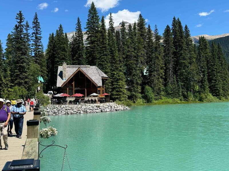 Banff: Lake Louise, Moraine, Emerald Lake & Johnston Canyon - A Detailed Look at the Tour Experience