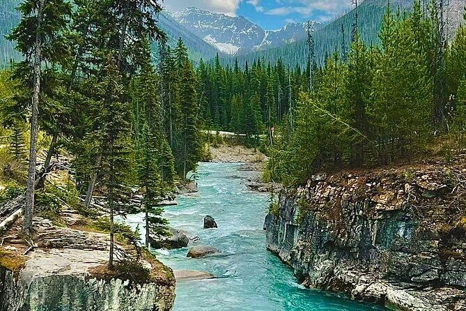 Banff National Park Tour with a Small Group - How the Itinerary Unfolds