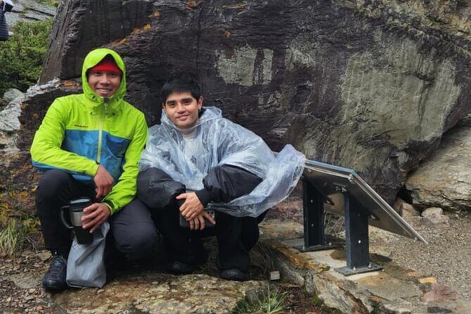 Banff: Shared Sightseeing Tour to Moraine Lake and Lake Louise - Key Points