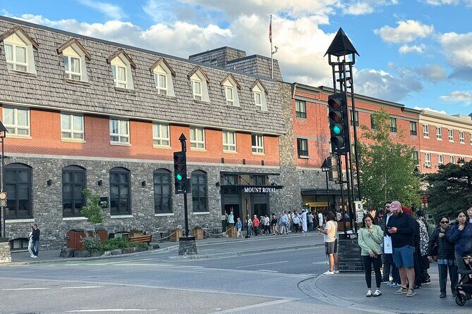 Banff to YYC Airport Shared Shuttle Service - Key Points