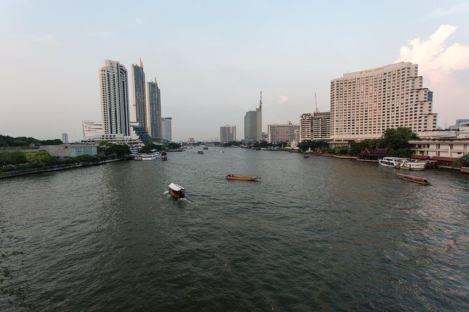 Bangkok by Night: Temples, Markets and Food Tuk-Tuk Tour - Who Would Love This Tour?