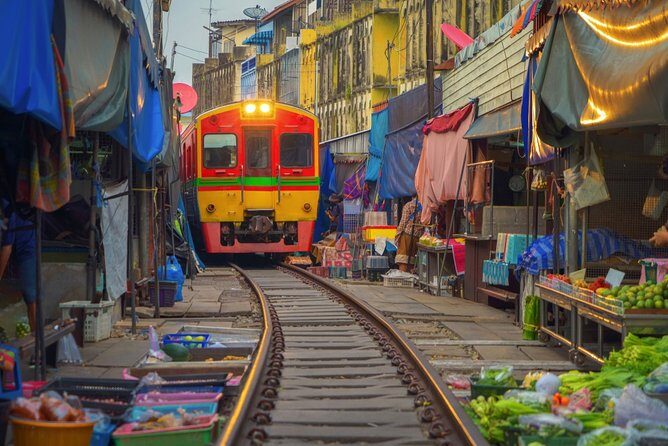 Bangkok: Damnoen Saduak and Maeklong Railway Market Japanese tour - Exploring Bangkok’s Markets in a Nutshell