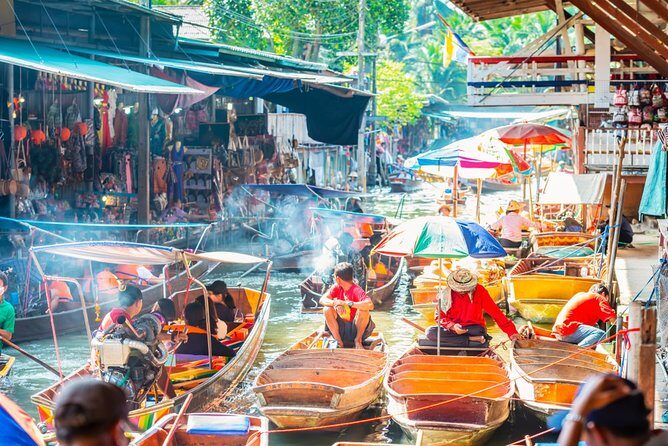 Bangkok: Damnoen Saduak and Maeklong Railway Market Japanese tour - Guided Behind-the-Scenes at a Coconut Farm