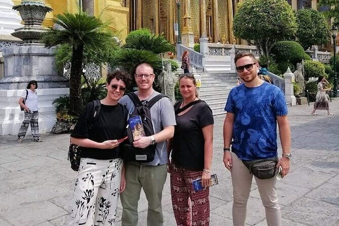 Bangkok Damnoen Saduak and Train Market Private excursion - Key Points