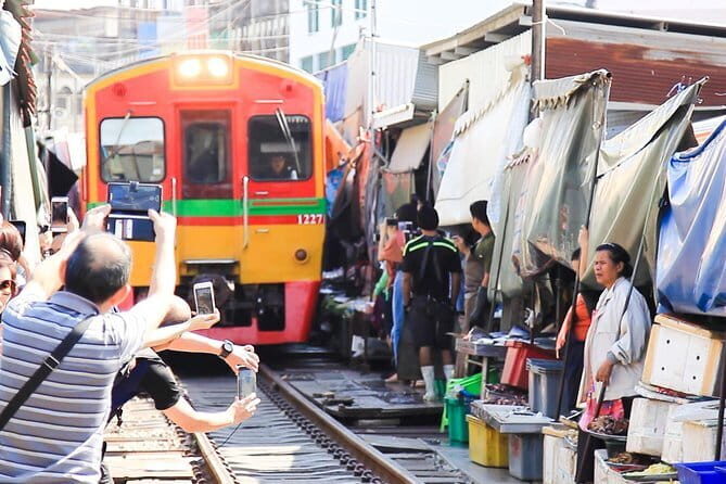 Bangkok Damnoen Saduak and Train Market Private excursion - Value and Practical Considerations