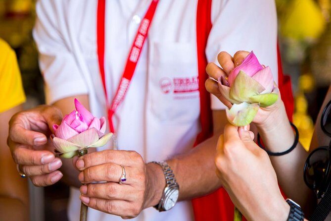 Bangkok Electric Tuk Tuk: Thonburi, Wang Lang & Food Tour - Wang Lang Market: A Foodie’s Paradise