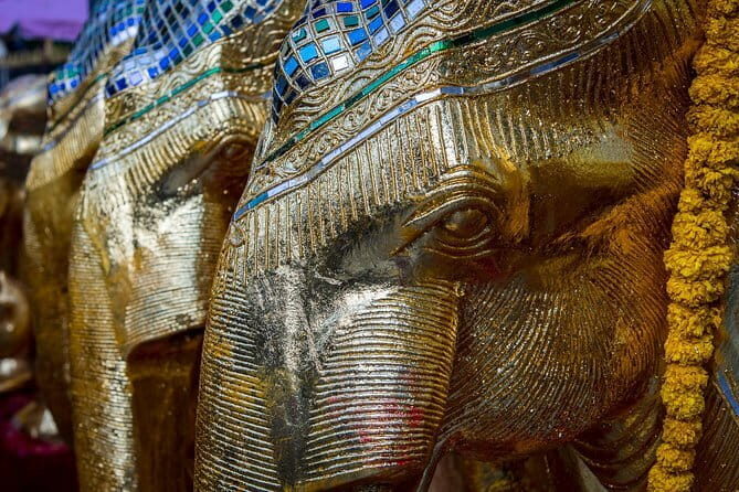 Bangkok Full Set Thai Costume Experience with Hairdo and Makeup - Visiting Nearby Attractions