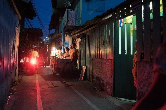 Bangkok Hidden Paths Night Biking Tour with Street-food Meal - What Travelers Are Saying