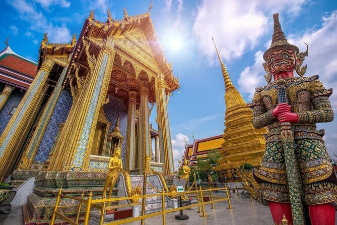 Bangkok Private Grand Palace Emerald Buddha and Reclining Buddha - The Experience: What to Expect and How It Feels