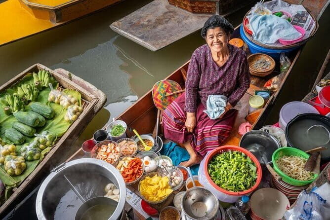 Bangkok: Railway & Damnoen Saduak Floating Market with Transfer - A Closer Look at the Bangkok Railway & Floating Market Tour