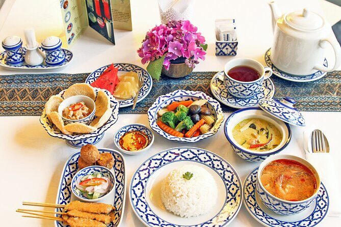 Bangkok Thai Dance Show with Dinner with Private Transfer - FAQ