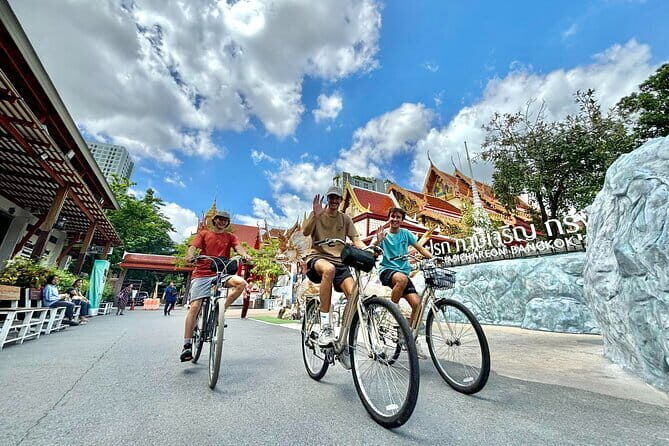 Bangkok Thonburi Backstreets and 3 Peaceful Temple Bike Tour - Exploring Bangkoks Hidden Corners: A Review of the Thonburi Backstreets and 3 Peaceful Temples Bike Tour