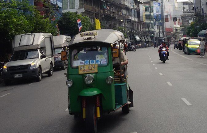Bangkok Tour by Foot, Tuk-Tuk, and Riverboat - The Experience from a Traveler’s Perspective