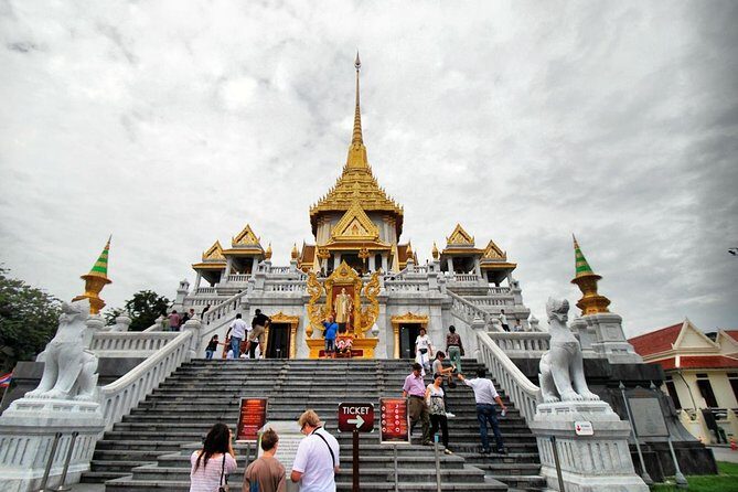 Bangkok Tour by Selfie Expert : FlowerMarket, WatTraimit, WatPho - FAQ