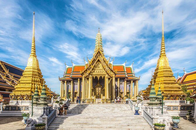 Bangkok's Best Temple Emerald Buddha with Royal Grand Palace Tour - Who Should Consider This Tour?