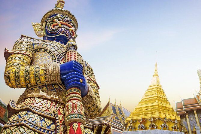 Bangkok's Landmarks Tour : GrandPalace WatTraimit WatPho WatArun - The Sum Up