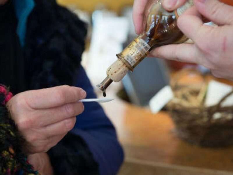 Bar Harbor, Maine: Culinary Walking Tour with Tastings - Guides: The Heart of the Experience