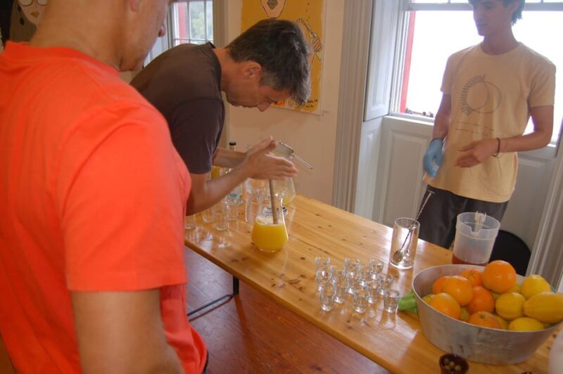 Bar hopping Tour & Poncha Workshop - Funchal - The First Stop: A Historic Winery