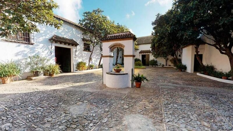 Barbadillo Winery Guided Tour in Cadiz with Wine Tasting - The Experience at a Glance