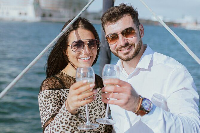 Barcelona 1-hour Boat Trip with Cava and Snacks - What Past Guests Say