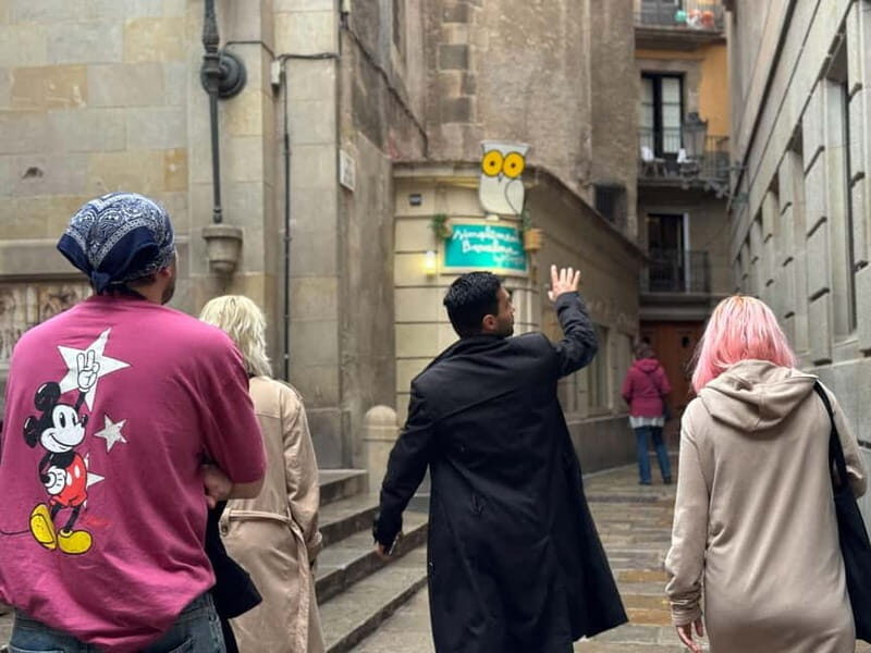 Barcelona: 1 Hour Gothic Quarter and El Born Walking Tour - Key Points