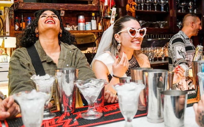 Barcelona Alternative Street Art, Graffiti & Tapas Tour - Key Points