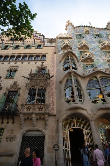 Barcelona Architecture Walking Tour With Casa Batlló Upgrade - Starting Point: The Modernist Heart at Sant Pau Recinte