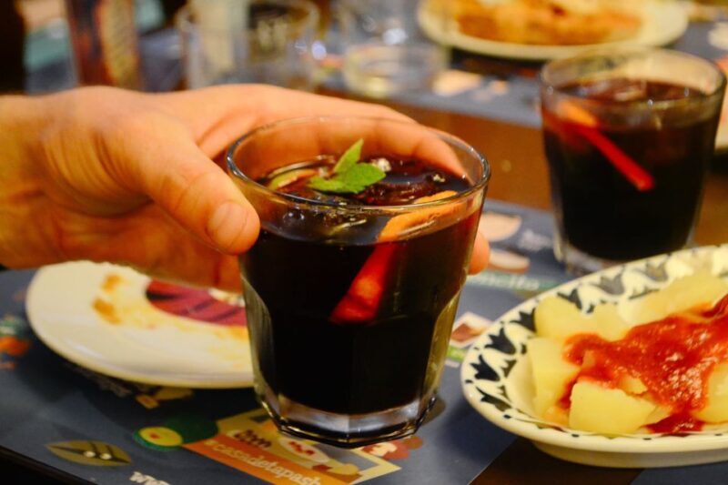 Barcelona Bike Tour by Night with Cava - An In-Depth Look at the Barcelona Night Bike Tour