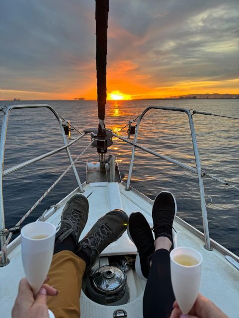 Barcelona: Boat trip with cava in amazing sailboat - Key Points
