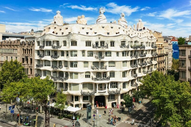 Barcelona: Casa Milà Early-Morning Access Guided Tour - An In-Depth Look at the Casa Milà Early-Morning Guided Tour