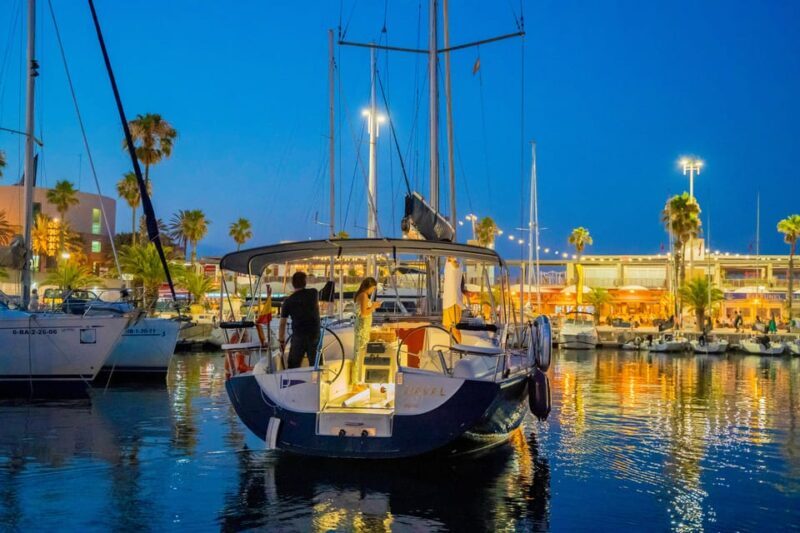 Barcelona: Cena Romántica y noche en camarote en velero - What to Expect from This Romantic Sailboat Night