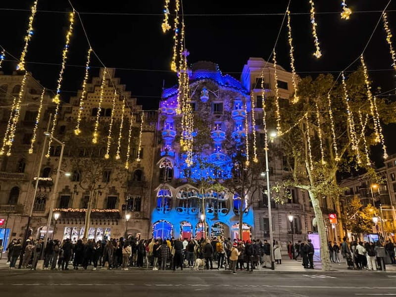 Barcelona: Christmas Walking Tour - Key Points