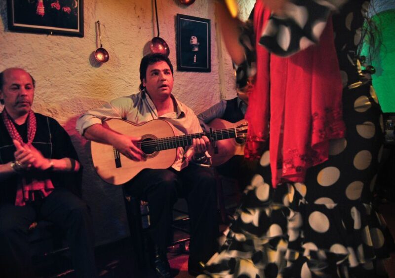 Barcelona: City Tour & Flamenco Show with Wine & Tapas - FAQ