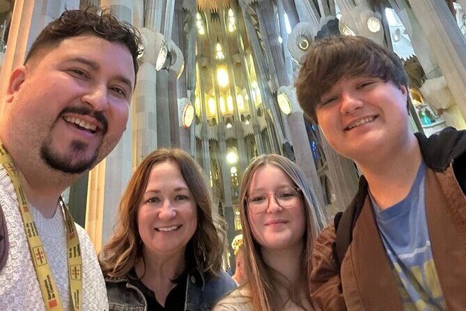 Barcelona City Tour: Gothic Pedrera, Sagrada Familia & Park Güell - The Itinerary in Detail: What You Can Expect
