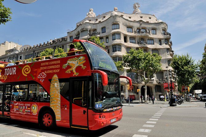 Barcelona City Tour Hop-On Hop-Off with Optional Boat - The Experience in Detail