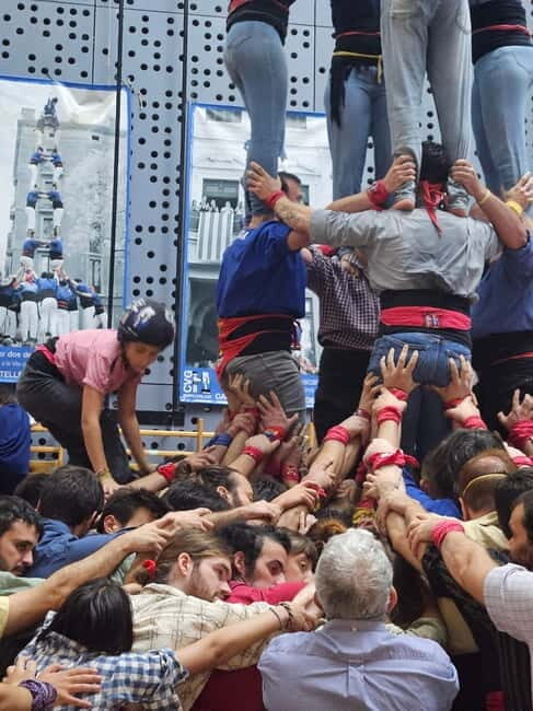 Barcelona: Craft Beer Tasting & Castellers Experience - The Exciting World of Castellers