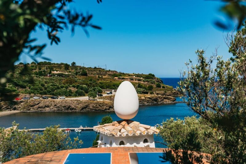 Barcelona: Dali Museum, House and Cadaques Guided Tour - Key Points