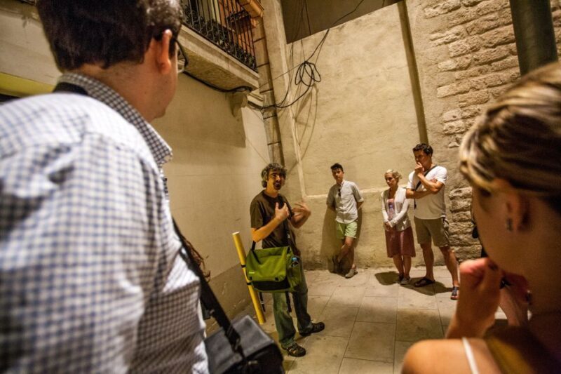 Barcelona: Dark History Night Walking Tour - Key Points