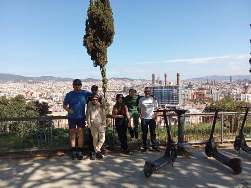 Barcelona: e-scooter and Bike tour - Key Points