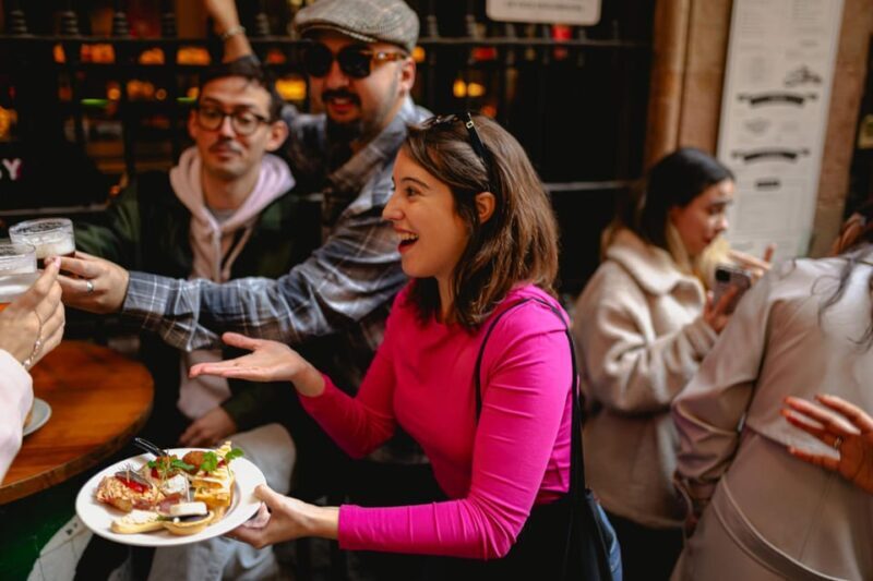 Barcelona: El Born Food Walking Tour with Tapas and Drinks - Key Points