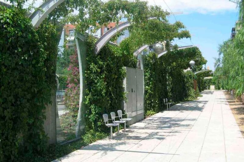 Barcelona: Electric scooter tour along the promenade and parks - Why Choose the Electric Scooter Tour in Barcelona?